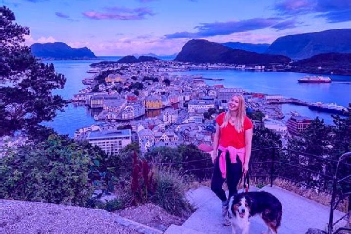 Escorts Floro, Norway — Local Companions