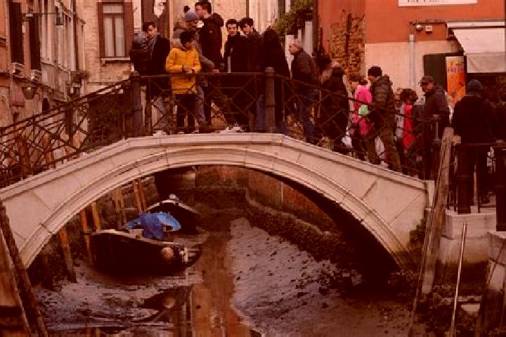 Escorts Fombio, Italy — Local Companions