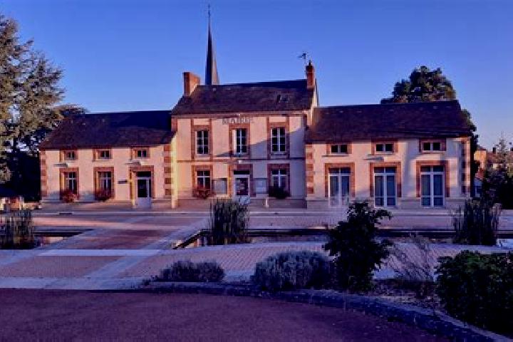 Escorts Fontaine-Bellenger, France — Local Companions