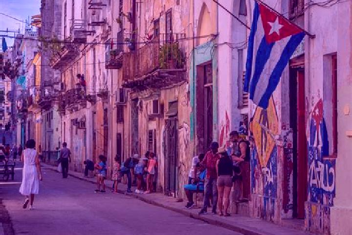 Escorts Fontanar, Cuba — Local Companions