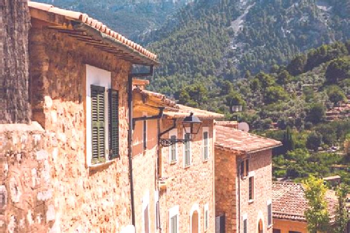 Escorts Fornalutx, Spain — Local Companions