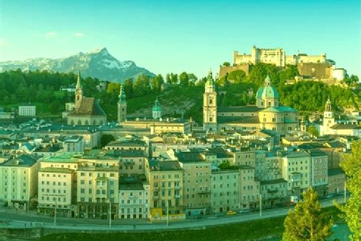 Escorts Forstviertel, Austria — Local Companions