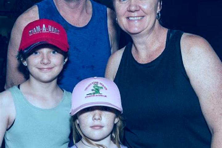 Escorts Fountaindale, Australia — Local Companions