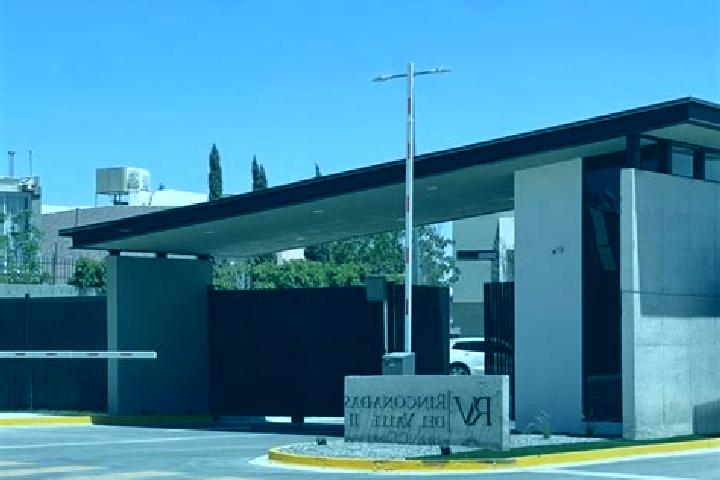 Escorts Fraccionamiento Rinconada del Valle, Mexico — Local Companions