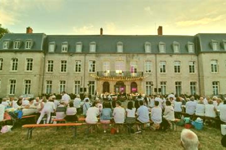 Escorts Frouard, France — Local Companions