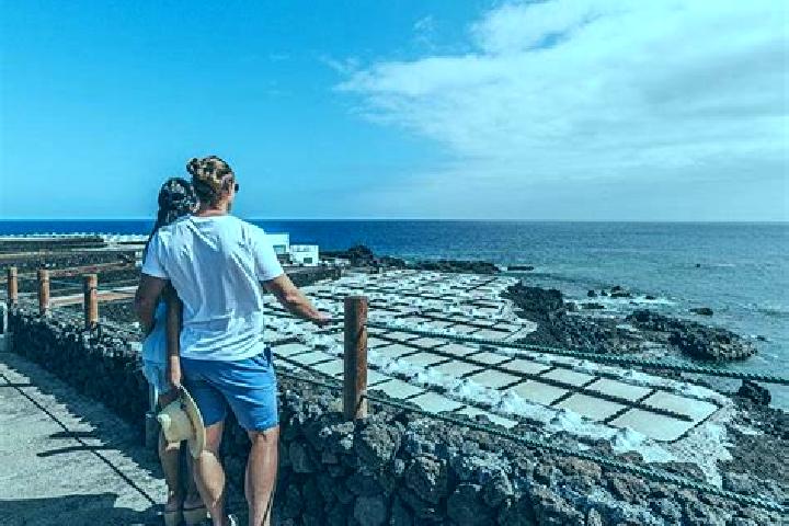 Escorts Fuencaliente de la Palma, Spain — Local Companions