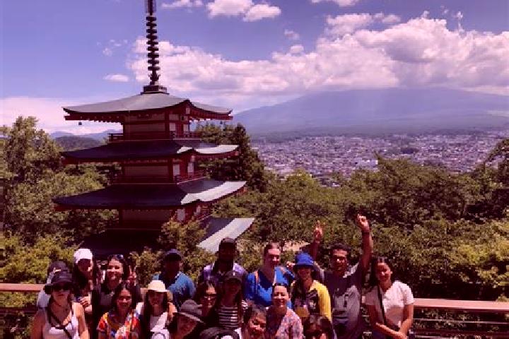 Escorts Fuji-yoshida, Japan — Local Companions
