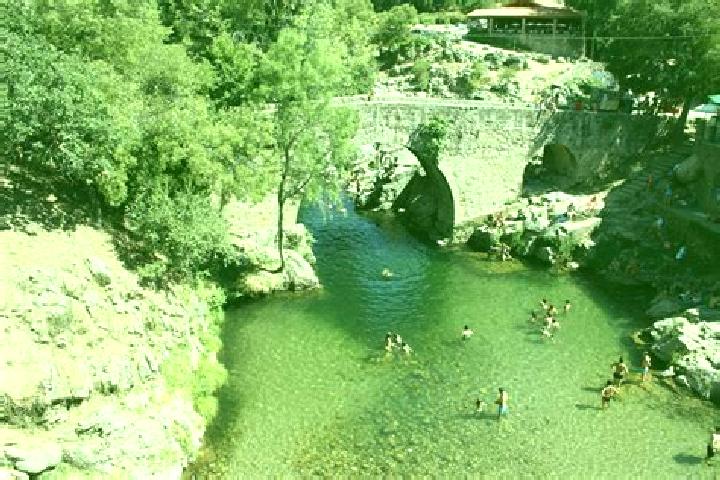Escorts Garganta la Olla, Spain — Local Companions