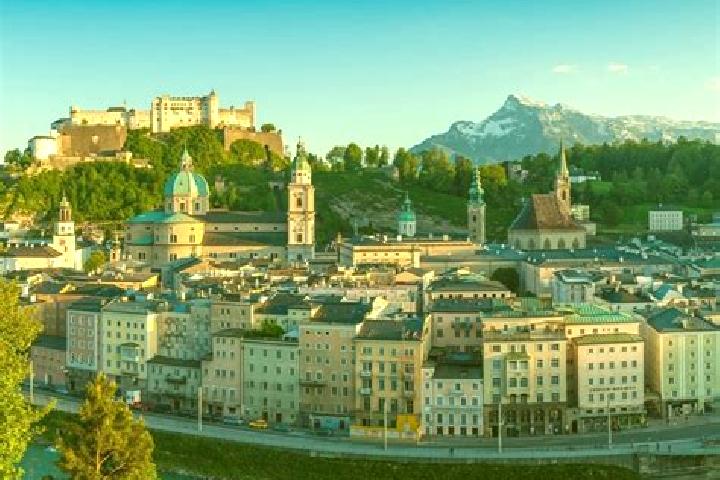 Escorts Gaweinstal, Austria — Local Companions
