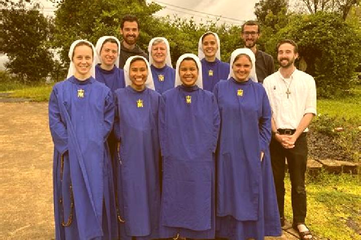 Escorts Genicourt, France — Local Companions