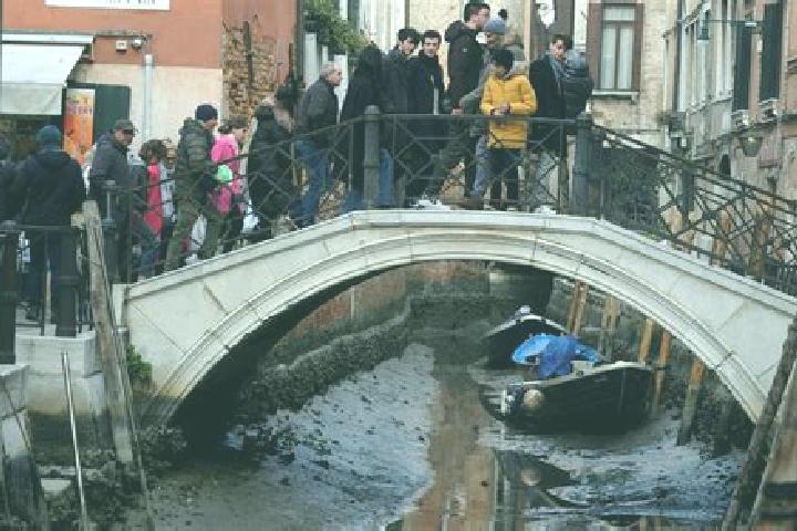 Escorts Ghiardo, Italy — Local Companions