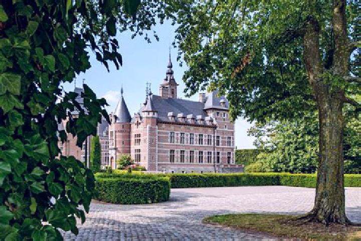 Escorts Gierle, Belgium — Local Companions