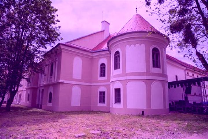 Escorts Gilau, Romania — Local Companions