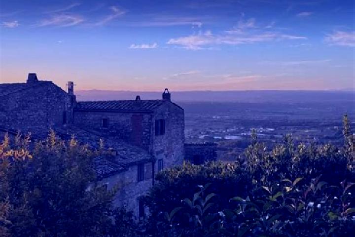 Escorts Giove, Italy — Local Companions