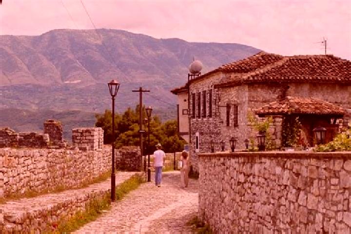Escorts Goraj, Albania — Local Companions