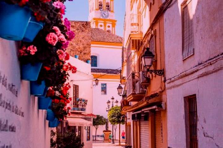 Escorts Gosol, Spain — Local Companions
