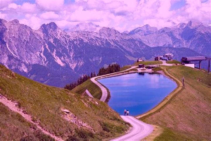 Escorts Grein, Austria — Local Companions