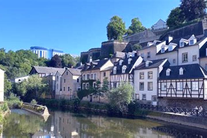 Escorts Greiveldange, Luxembourg — Local Companions