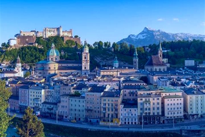 Escorts Gresten, Austria — Local Companions