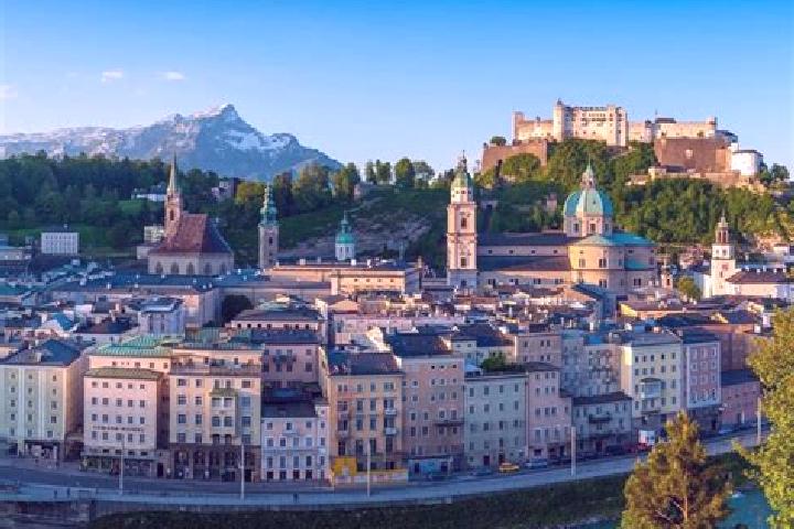 Escorts Gries, Austria — Local Companions