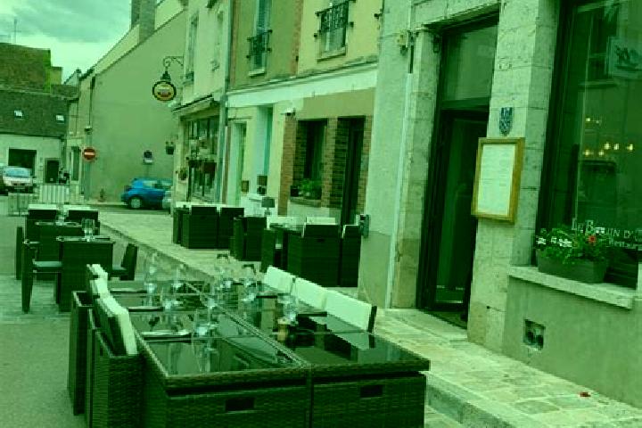 Escorts Griselles, France — Local Companions