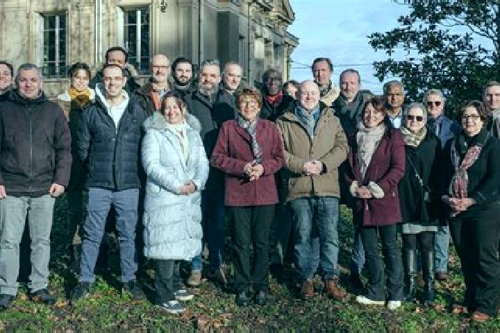 Escorts Groslay, France — Local Companions