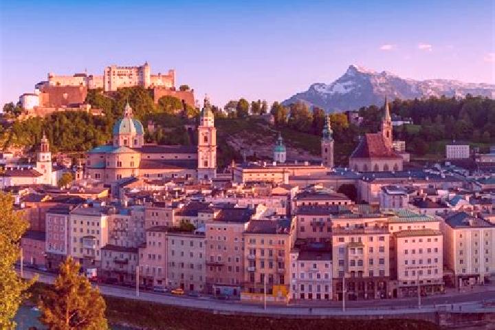 Escorts Grosssoeding, Austria — Local Companions