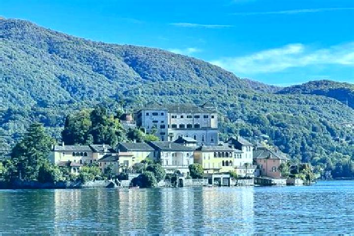 Escorts Grumolo Pedemonte, Italy — Local Companions