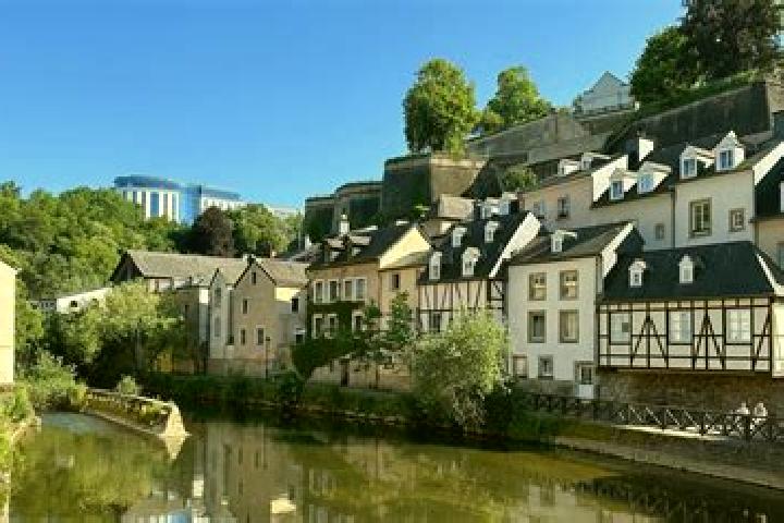 Escorts Grund, Luxembourg — Local Companions