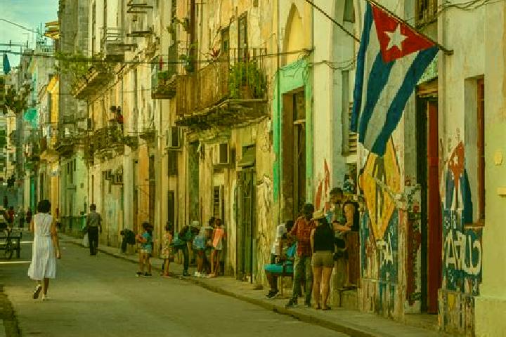 Escorts Guantanamo, Cuba — Local Companions