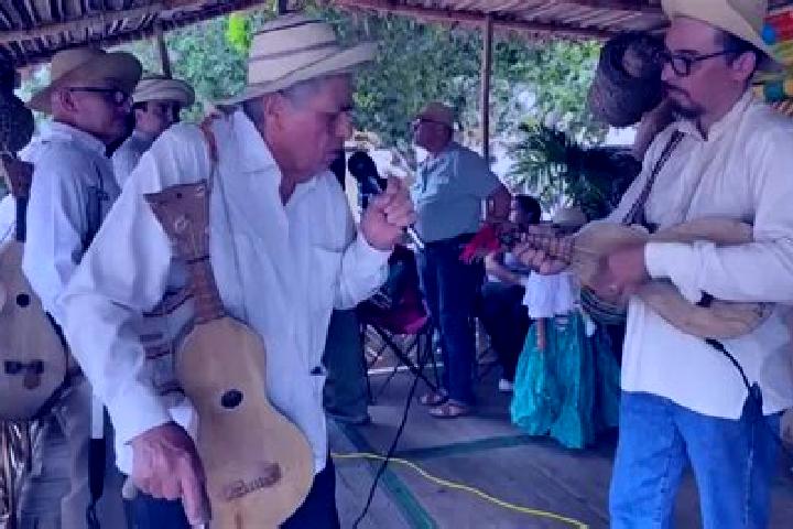 Escorts Guarare Arriba, Panama — Local Companions