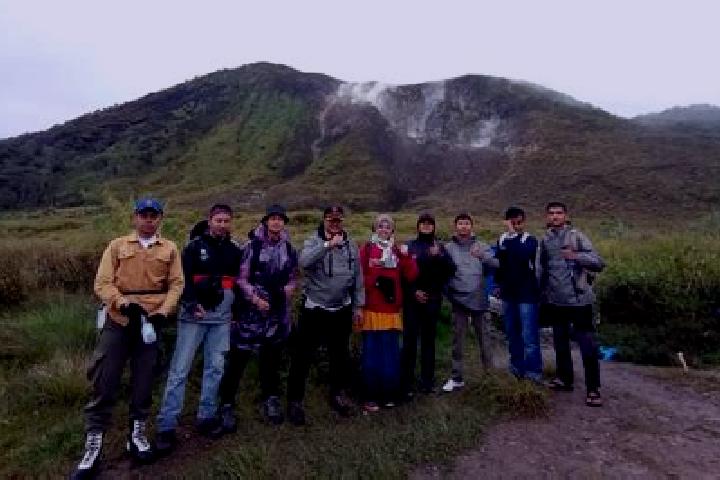 Escorts Gunung Talang, Indonesia — Local Companions