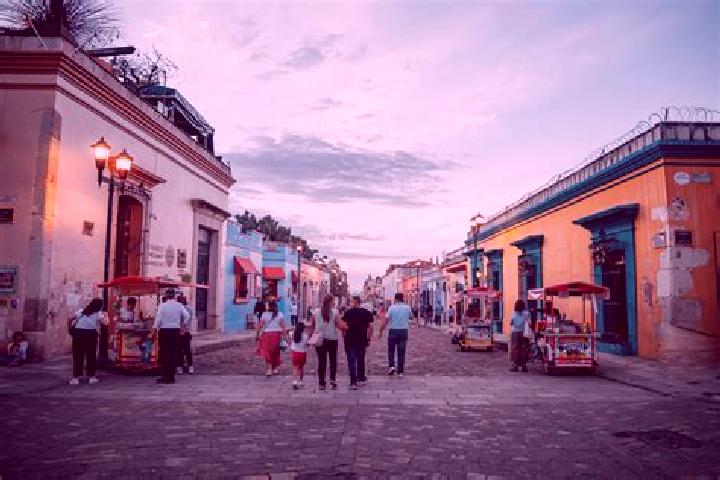 Escorts Gunyo Oriente, Mexico — Local Companions