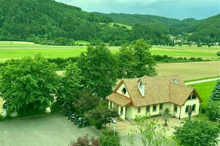 Escorts Gutach, Germany — Local Companions