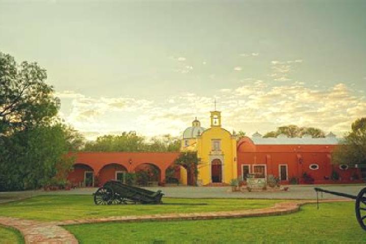 Escorts Hacienda de la Bolsa, Mexico — Local Companions