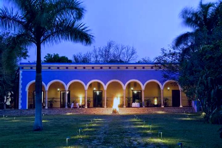 Escorts Hacienda Santa Rosa [Fraccionamiento], Mexico — Local Companions