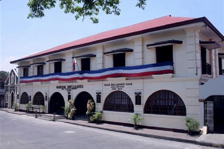 Escorts Hacienda Santa Rosa, Philippines — Local Companions