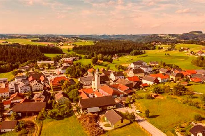 Escorts Haibach im Muehlkreis, Austria — Local Companions
