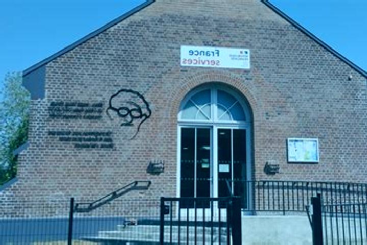 Escorts Haisnes, France — Local Companions
