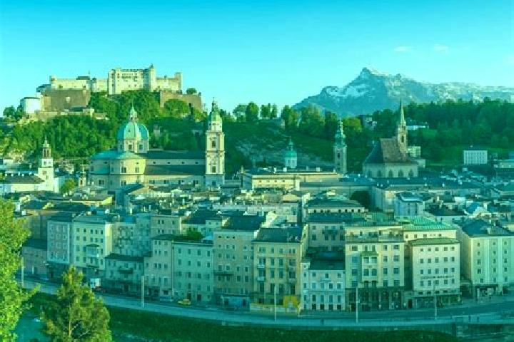 Escorts Halbenrain, Austria — Local Companions