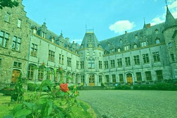 Escorts Ham-sur-Heure, Belgium — Local Companions