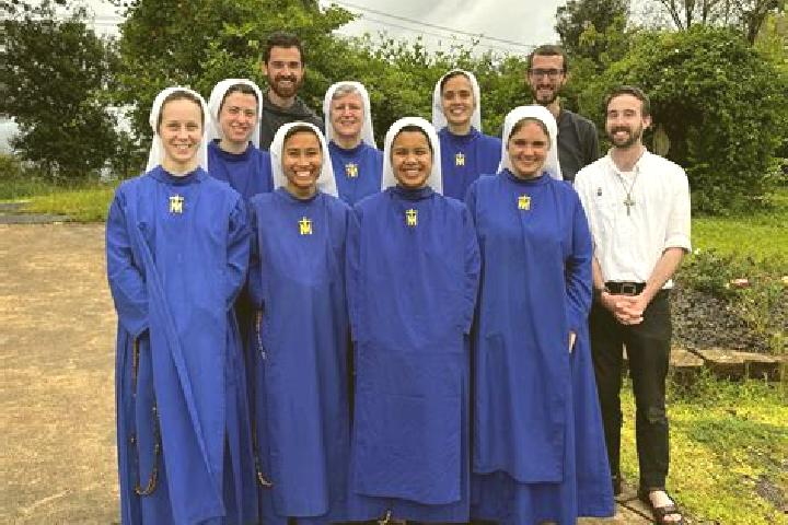 Escorts Haspres, France — Local Companions