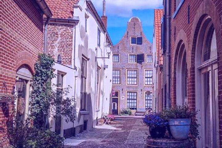 Escorts Hattem, Netherlands — Local Companions