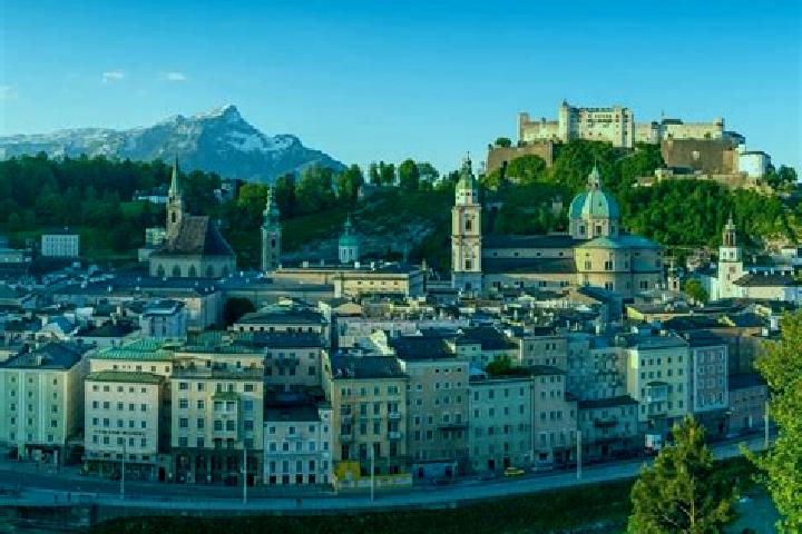 Escorts Hausleiten, Austria — Local Companions