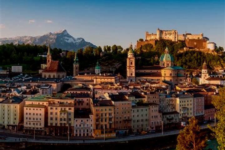 Escorts Hausmening, Austria — Local Companions