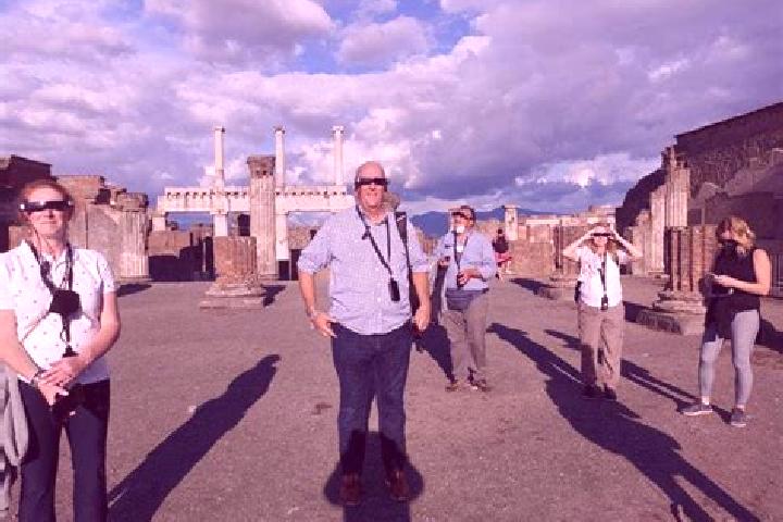 Escorts Herculaneum, United States — Local Companions