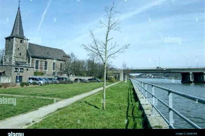 Escorts Hermalle-sous-Argenteau, Belgium — Local Companions