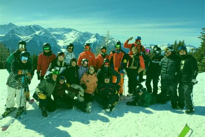 Escorts Hidden Valley, Canada — Local Companions