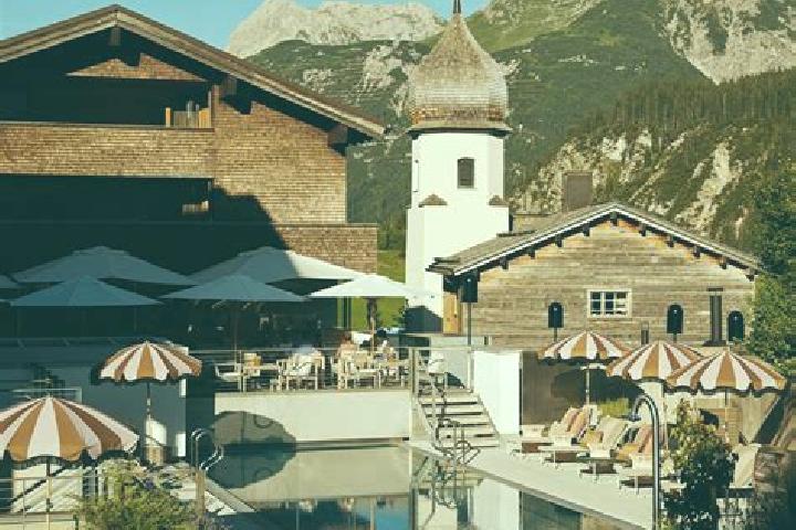 Escorts Hirschegg, Austria — Local Companions