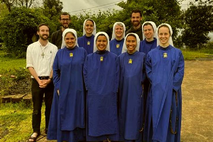 Escorts Hirson, France — Local Companions